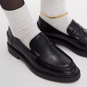 MAKE AN OFFER - EXPRESS Men's Classic Leather Loafers